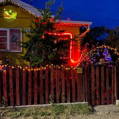 "Hermoseando mi calle en Navidad" por Magaly Colivoro. Primer Lugar del Concurso "Hermoseando Tu Casa en Navidad"