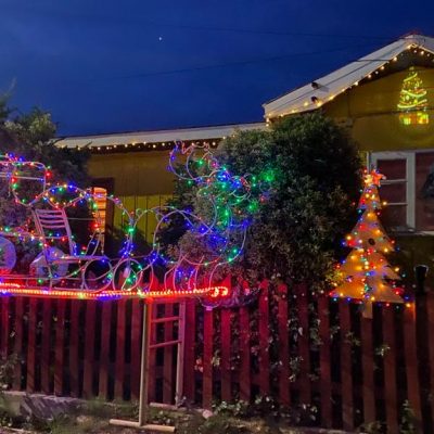 "Hermoseando mi calle en Navidad" por Magaly Colivoro. Primer Lugar del Concurso "Hermoseando Tu Casa en Navidad"